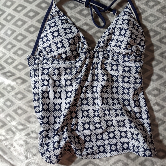 Tommy Hilfiger Tankini top size 8 halter tie neck navy and white geometric - Picture 2 of 7
